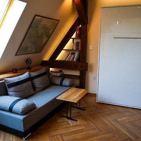 Attic Studio Jezyce Poznan Luaran gambar